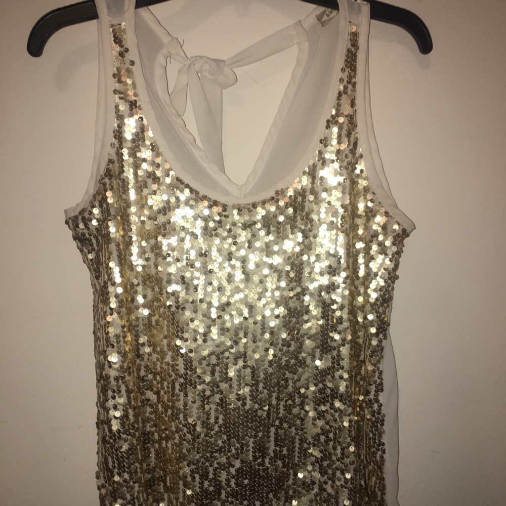 Sequin tank